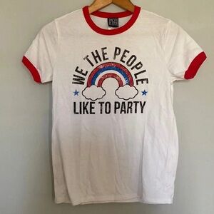 Modern Lux Graphic Short Sleeve T-shirt Size Small